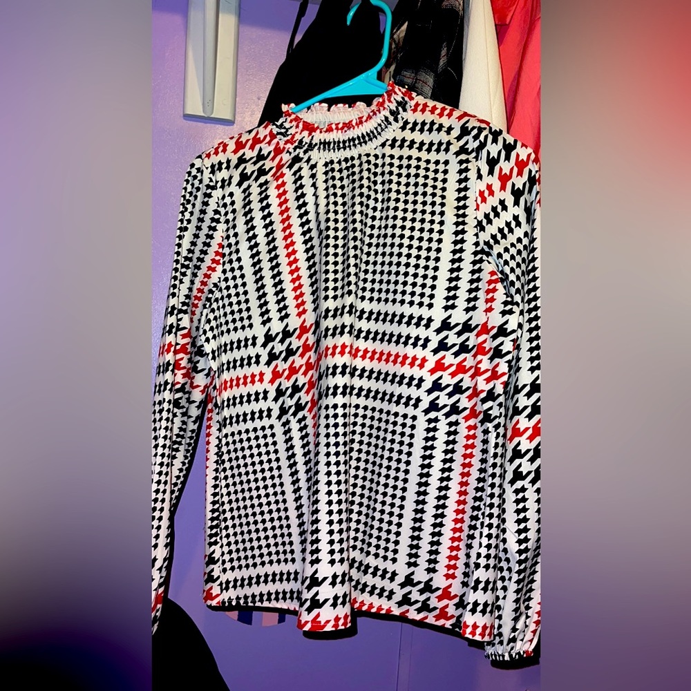 Women’s long sleeve blouse